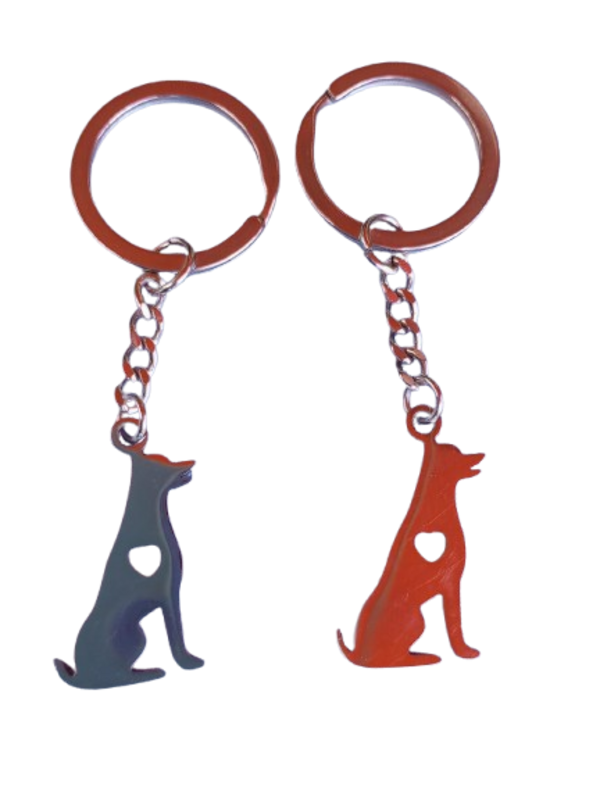 Llavero metálico con figura de perro